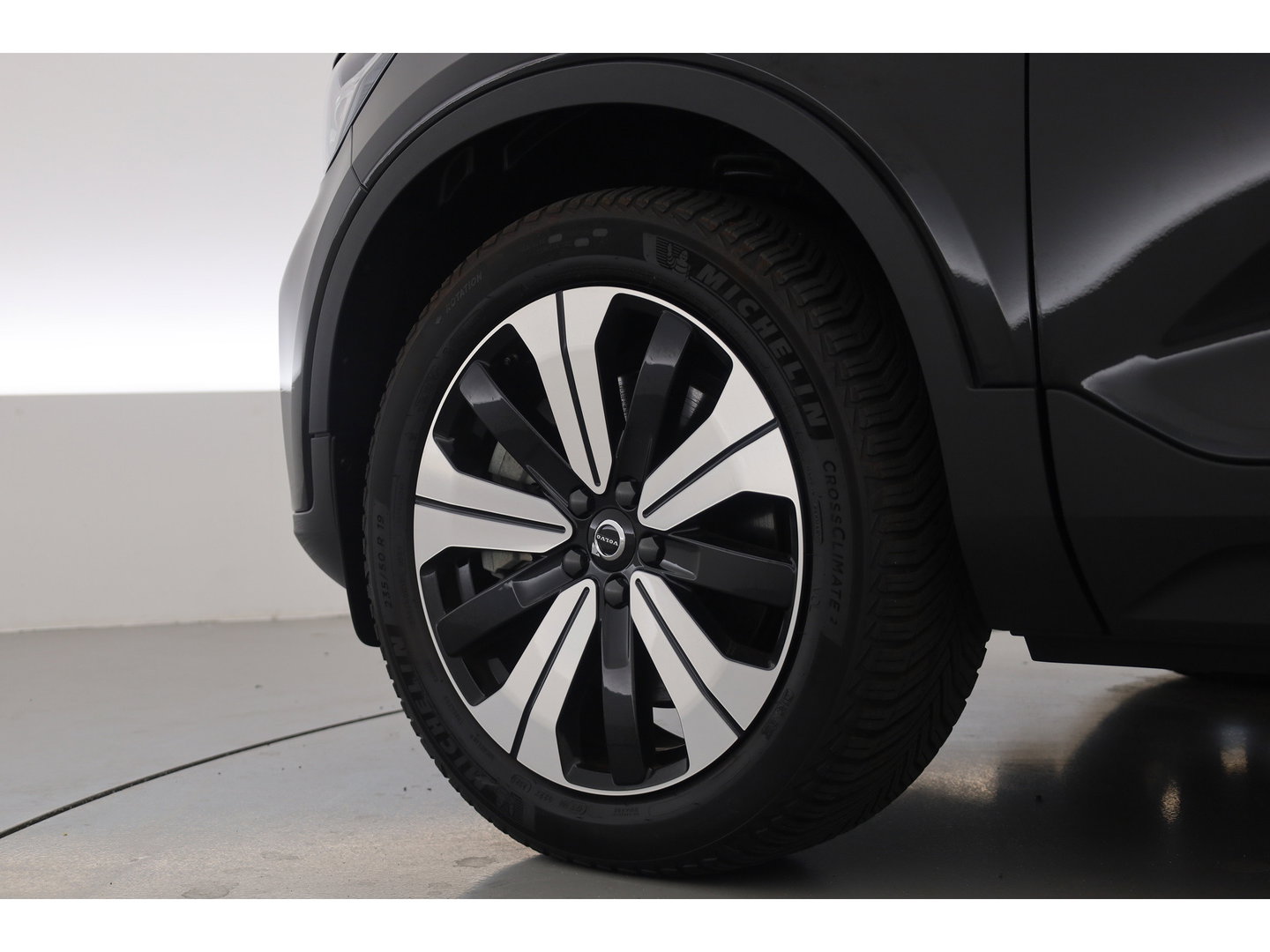 Volvo XC40 1.5 T4 Plug-in hybrid Ultimate Bright | Pano-dak | Adap. cruise | sportstoelen | camera | Dodehoek (Blis) | H&K Audio |