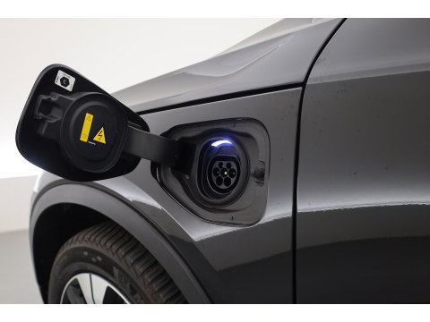 Volvo XC40 1.5 T4 Plug-in hybrid Ultimate Bright | Pano-dak | Adap. cruise | sportstoelen | camera | Dodehoek (Blis) | H&K Audio |