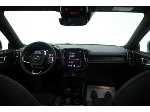 Volvo XC40 1.5 T4 Plug-in hybrid Ultimate Bright | Pano-dak | Adap. cruise | sportstoelen | camera | Dodehoek (Blis) | H&K Audio |