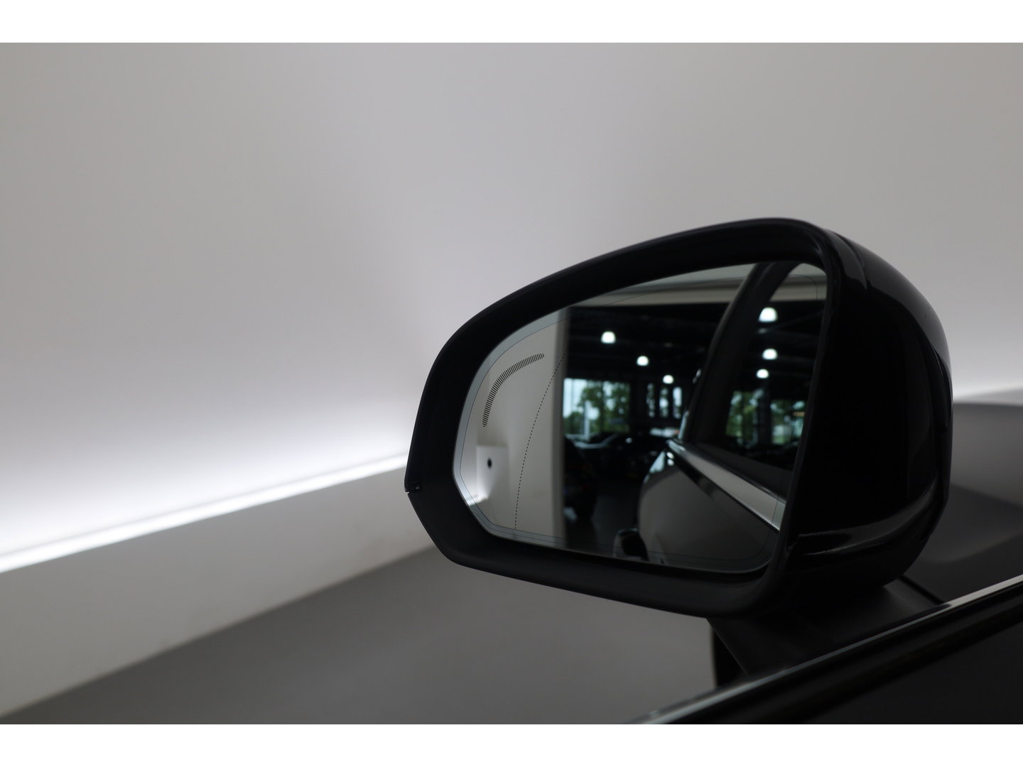 Volvo XC40 1.5 T4 Plug-in hybrid Ultimate Bright | Pano-dak | Adap. cruise | sportstoelen | camera | Dodehoek (Blis) | H&K Audio |