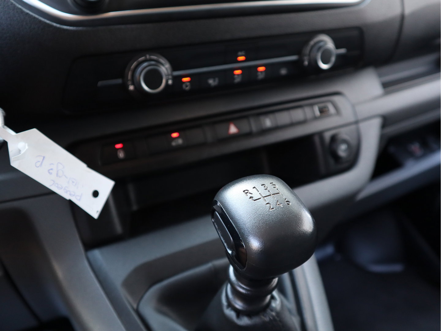 Peugeot Expert 2.0 BlueHDI 123pk Euro 6 - Extra Lang L3 - Trekhaak - Imperiaal - Navi