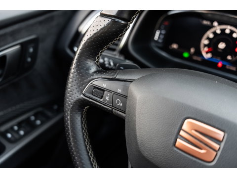 SEAT Leon 2.0 TSI ULTIMATE EDITION CUPRA PANO BEATS VIRTUAL