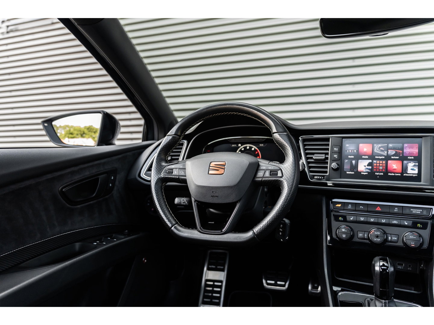 SEAT Leon 2.0 TSI ULTIMATE EDITION CUPRA PANO BEATS VIRTUAL