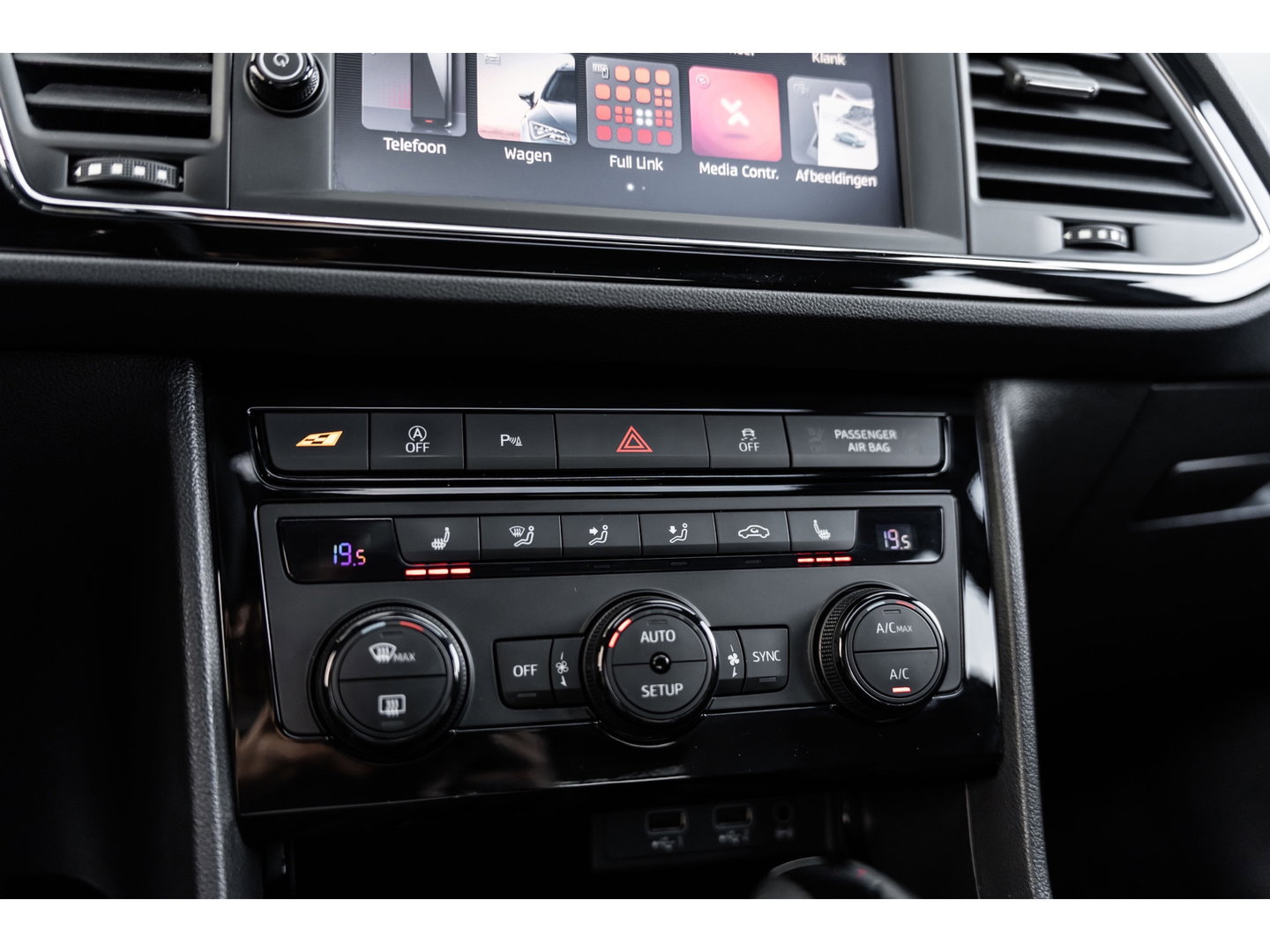 SEAT Leon 2.0 TSI ULTIMATE EDITION CUPRA PANO BEATS VIRTUAL