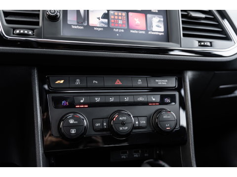 SEAT Leon 2.0 TSI ULTIMATE EDITION CUPRA PANO BEATS VIRTUAL
