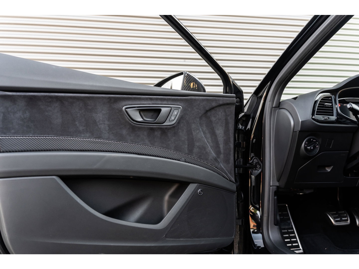 SEAT Leon 2.0 TSI CUPRA CARBON EDITION PANO BEATS BREMBO VOL