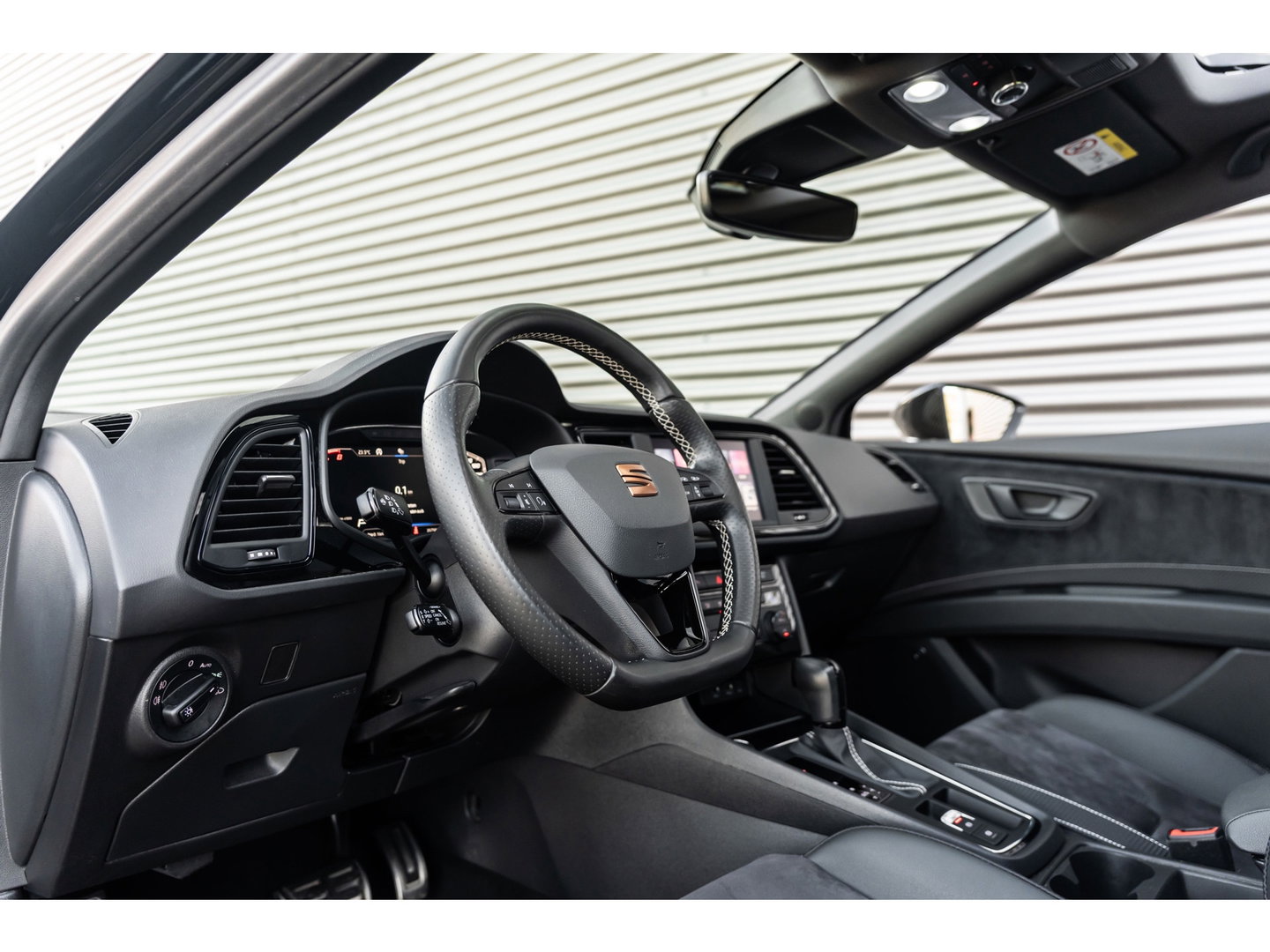 SEAT Leon 2.0 TSI CUPRA CARBON EDITION PANO BEATS BREMBO VOL