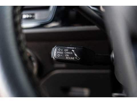 SEAT Leon 2.0 TSI CUPRA CARBON EDITION PANO BEATS BREMBO VOL
