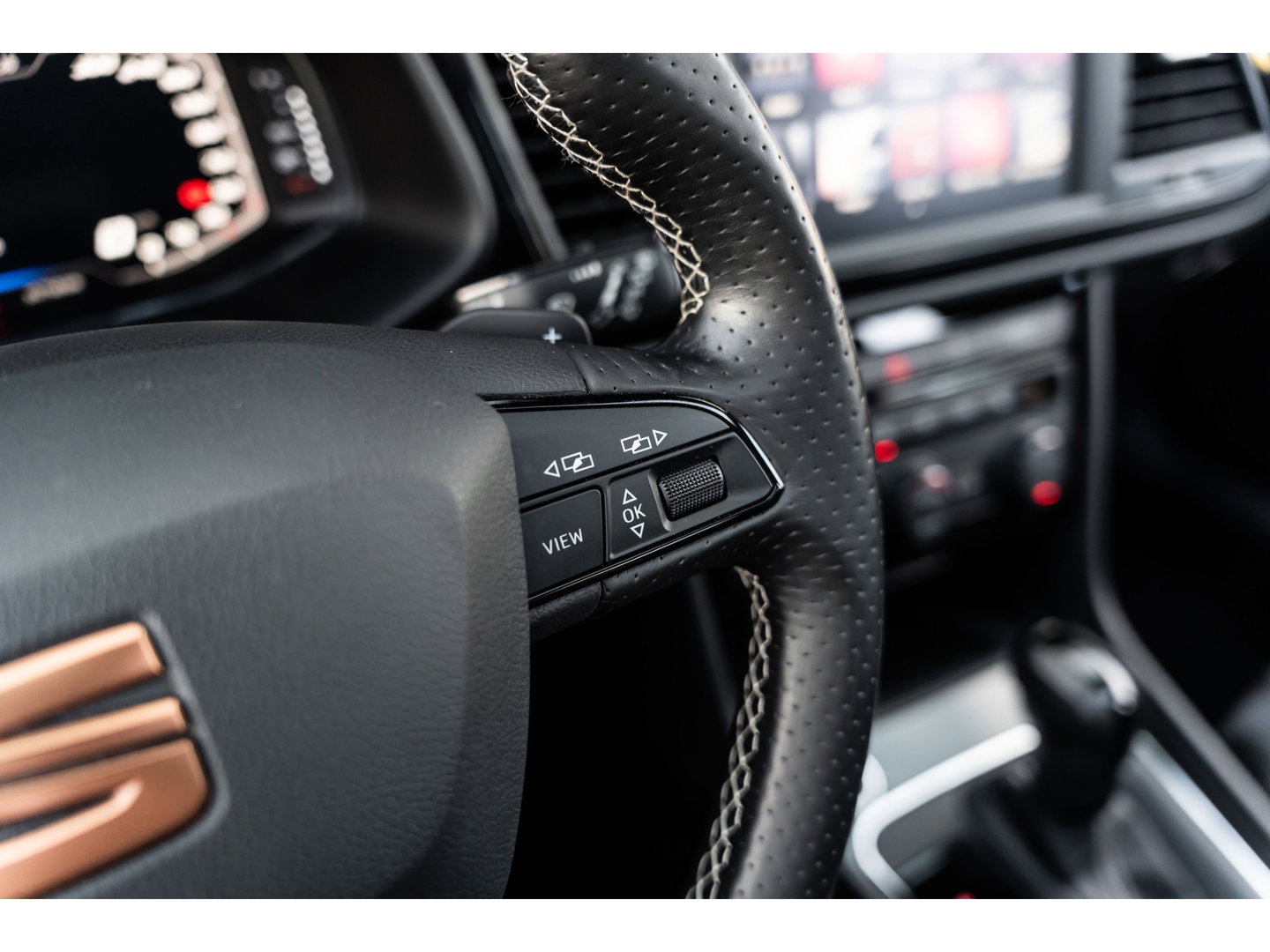 SEAT Leon 2.0 TSI CUPRA CARBON EDITION PANO BEATS BREMBO VOL