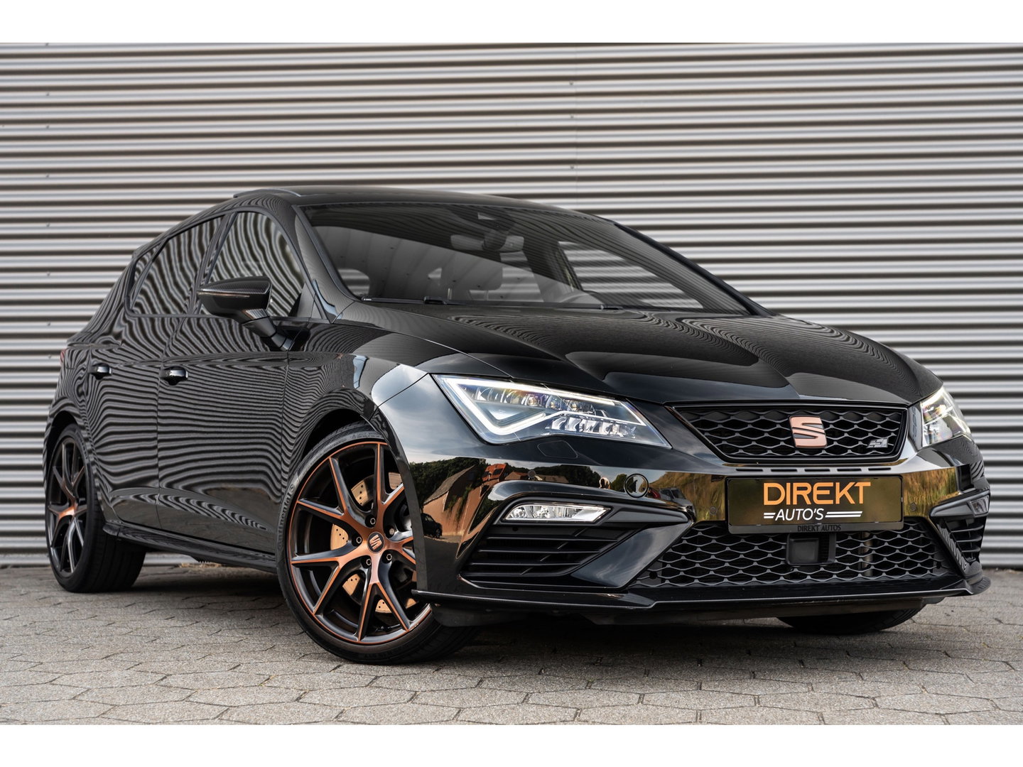 SEAT Leon 2.0 TSI CUPRA CARBON EDITION PANO BEATS BREMBO VOL