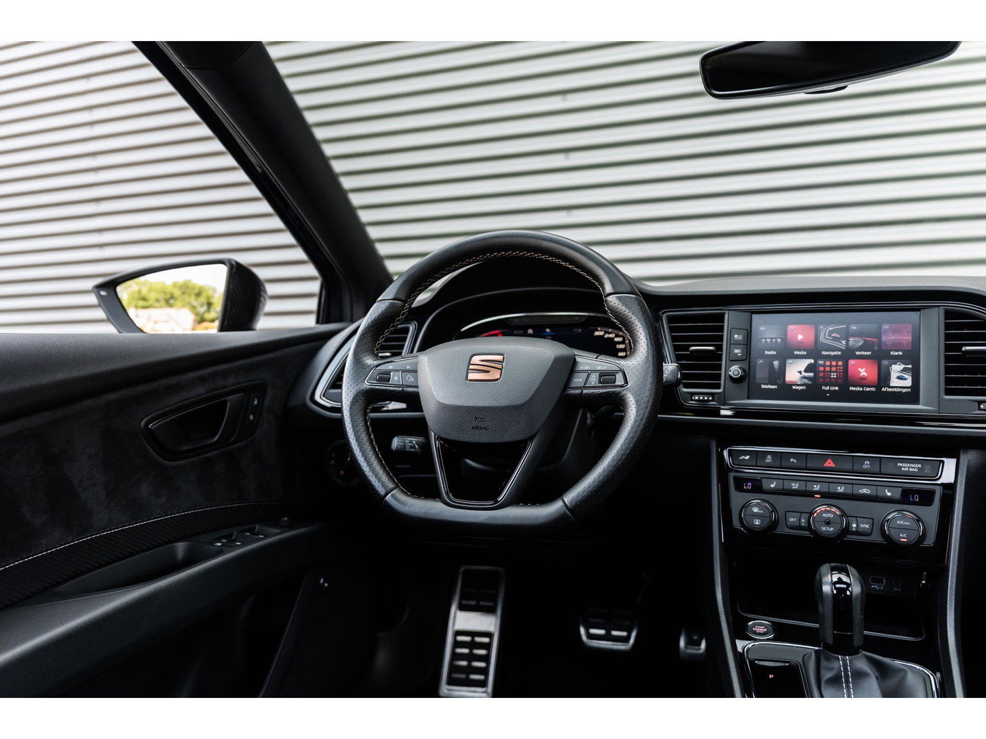 SEAT Leon 2.0 TSI CUPRA CARBON EDITION PANO BEATS BREMBO VOL