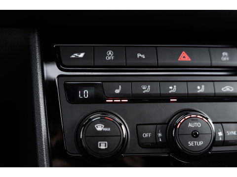 SEAT Leon 2.0 TSI CUPRA CARBON EDITION PANO BEATS BREMBO VOL