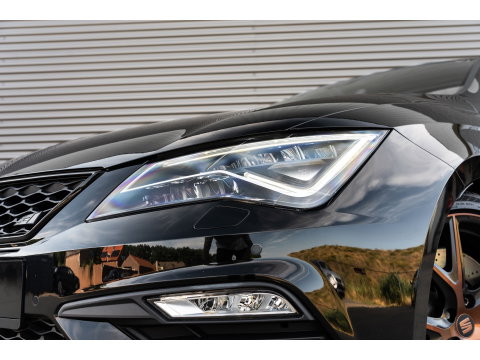 SEAT Leon 2.0 TSI CUPRA CARBON EDITION PANO BEATS BREMBO VOL