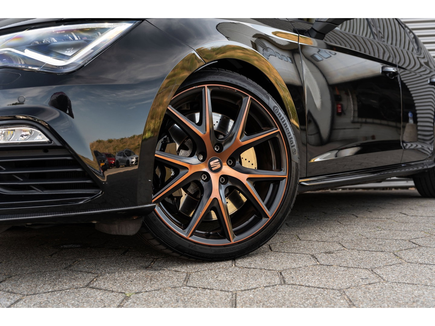 SEAT Leon 2.0 TSI CUPRA CARBON EDITION PANO BEATS BREMBO VOL