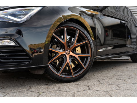 SEAT Leon 2.0 TSI CUPRA CARBON EDITION PANO BEATS BREMBO VOL