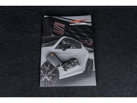 SEAT Leon 2.0 TSI CUPRA CARBON EDITION PANO BEATS BREMBO VOL