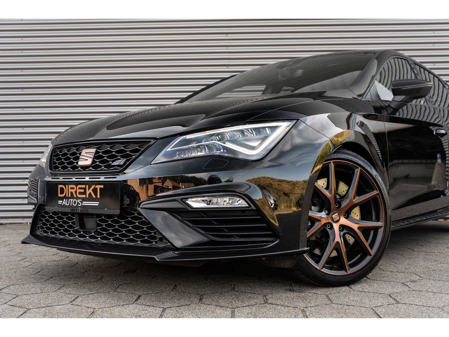 SEAT Leon 2.0 TSI CUPRA CARBON EDITION PANO BEATS BREMBO VOL