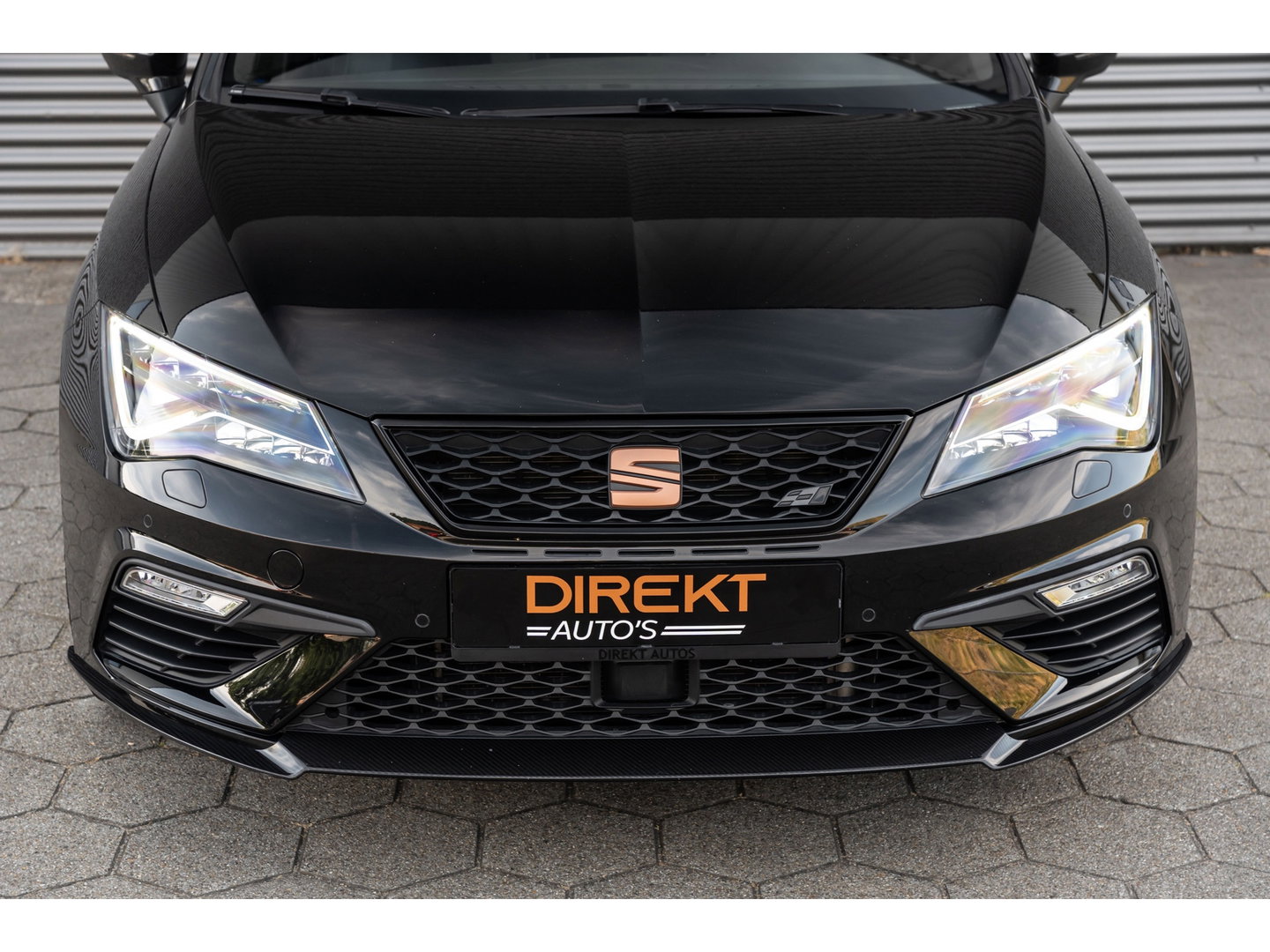 SEAT Leon 2.0 TSI CUPRA CARBON EDITION PANO BEATS BREMBO VOL