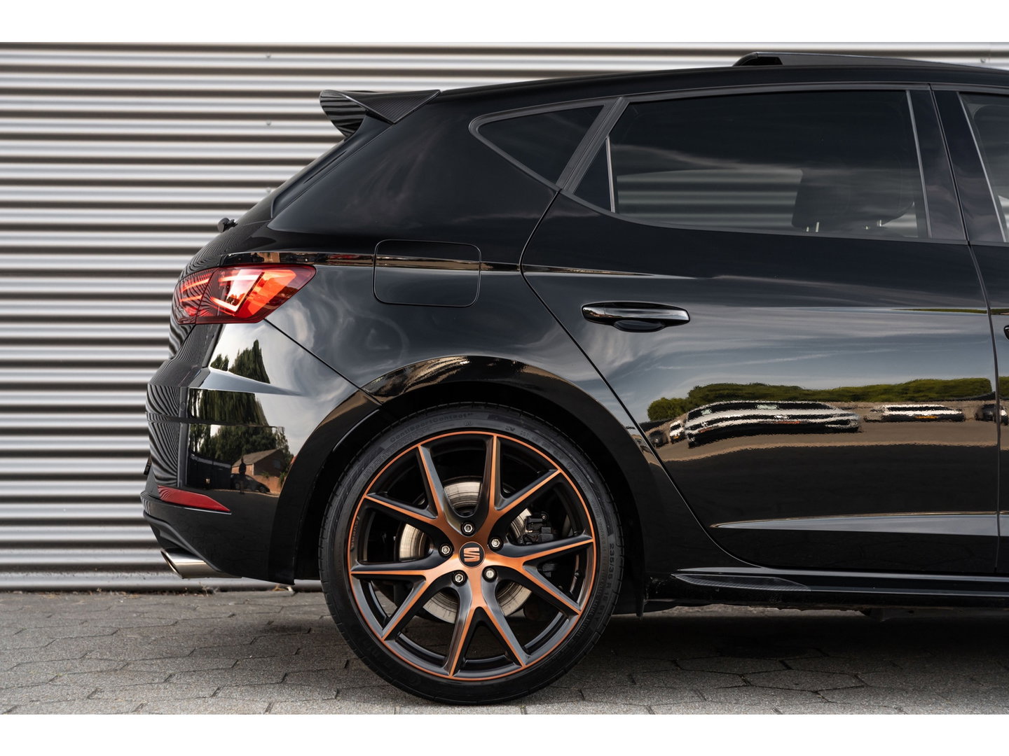 SEAT Leon 2.0 TSI CUPRA CARBON EDITION PANO BEATS BREMBO VOL