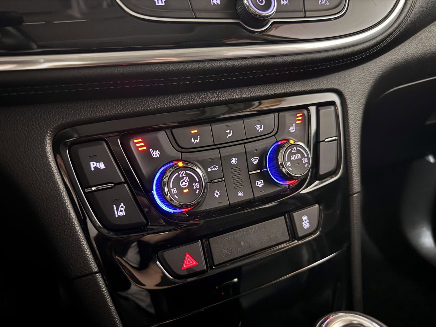 Opel Mokka X 1.4 Turbo Pano Leer Camera Carplay Cruise Trekh.