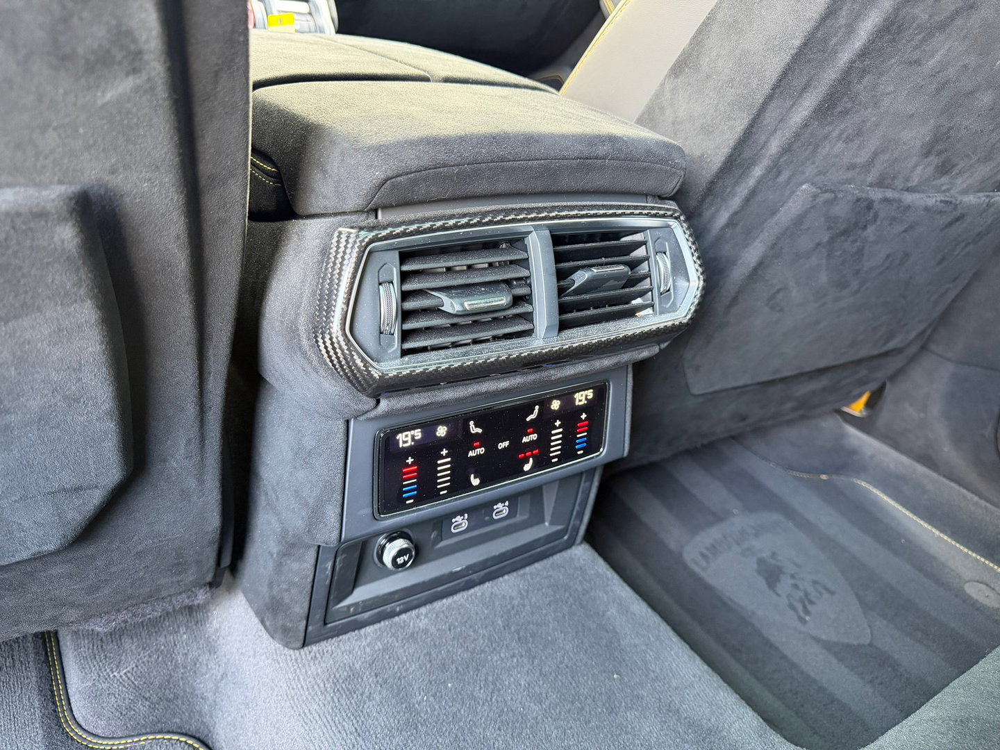 Lamborghini Urus 4.0 V8 Performante Pano|B&O-adv.|Akrapovic|Carbon|Rear-Entertainment