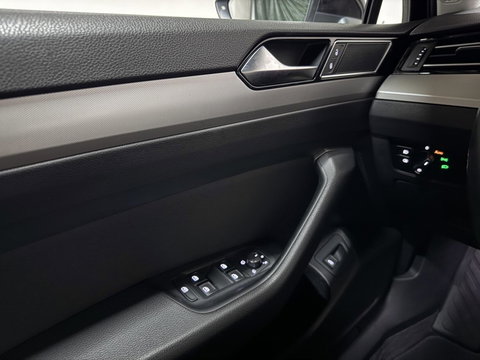 Volkswagen Passat Variant 1.4 TSI Highline CarPlay Camera Navi Cruise