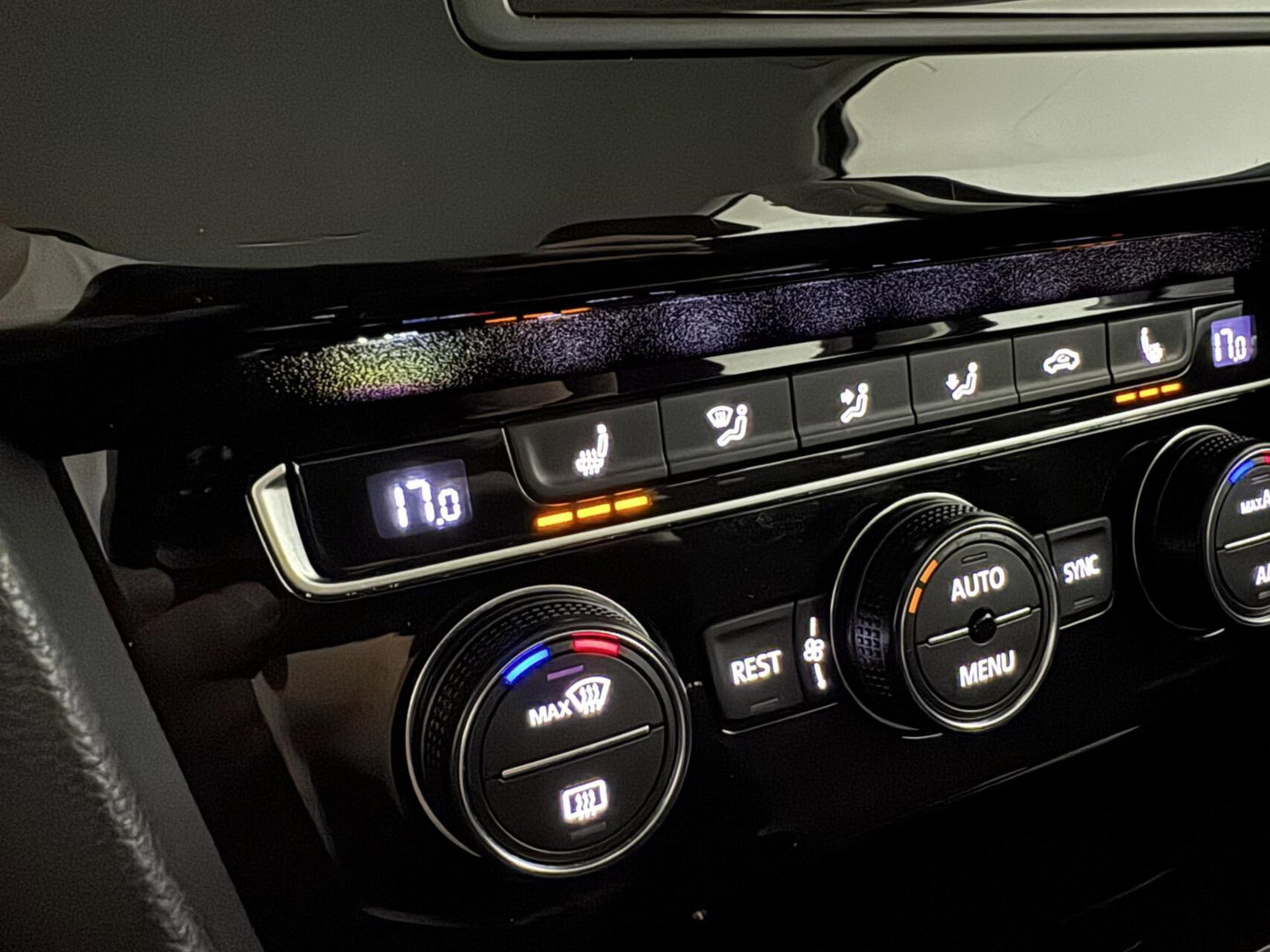 Volkswagen Passat Variant 1.4 TSI Highline CarPlay Camera Navi Cruise