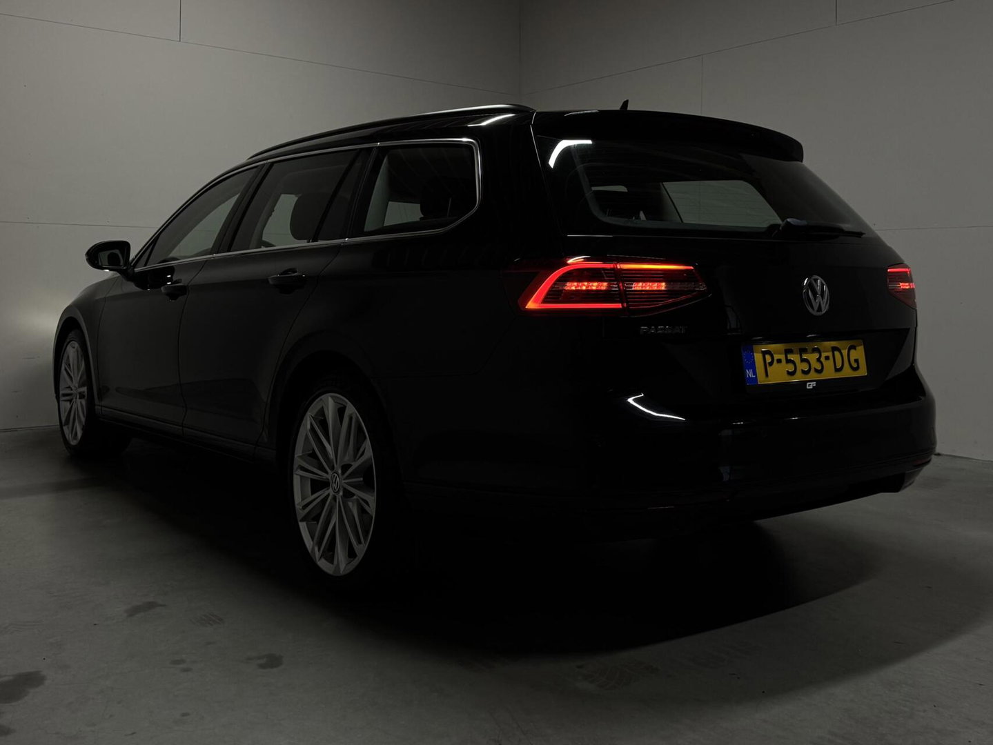 Volkswagen Passat Variant 1.4 TSI Highline CarPlay Camera Navi Cruise