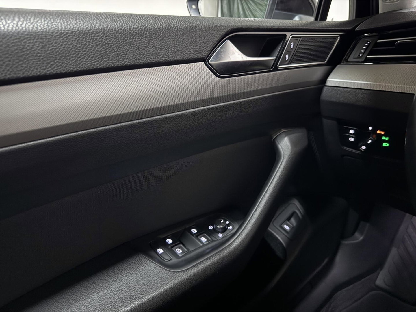 Volkswagen Passat Variant 1.4 TSI Highline CarPlay Camera Navi Cruise