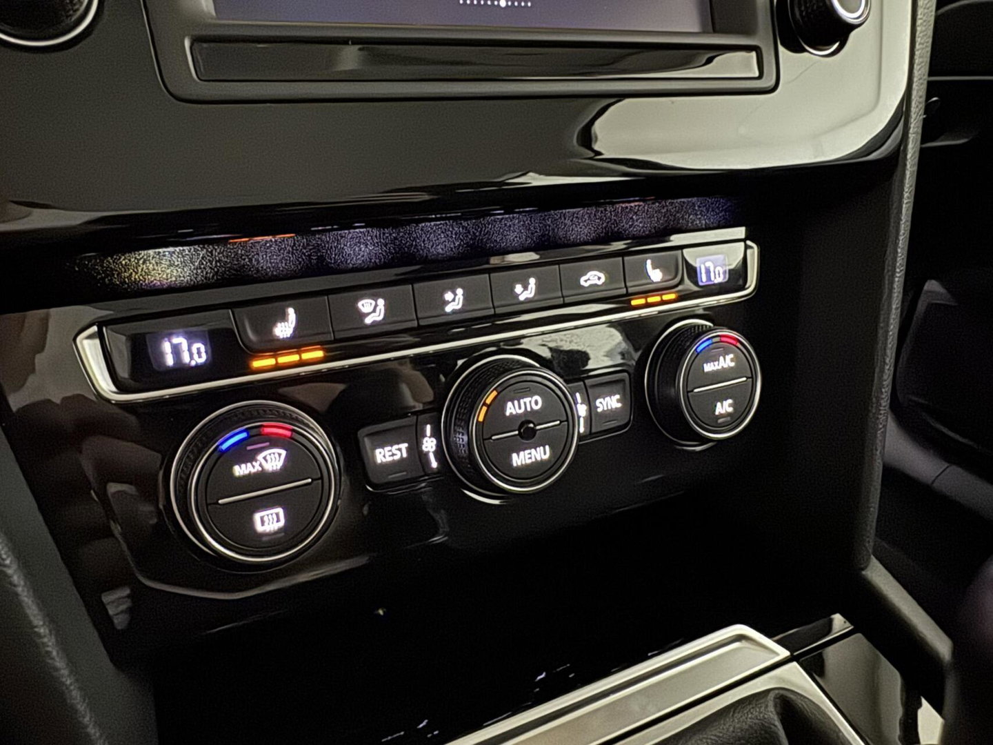 Volkswagen Passat Variant 1.4 TSI Highline CarPlay Camera Navi Cruise