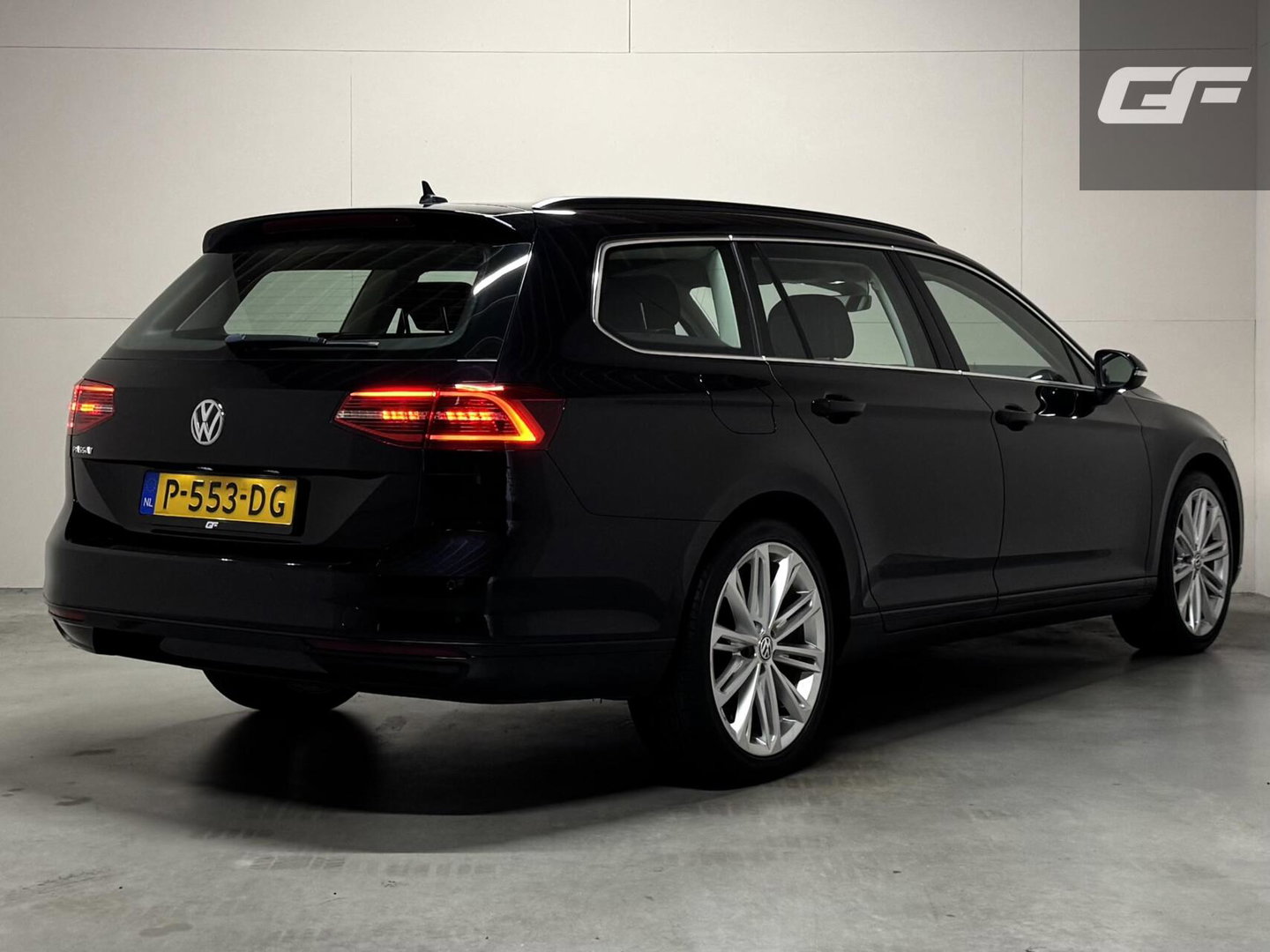 Volkswagen Passat Variant 1.4 TSI Highline CarPlay Camera Navi Cruise