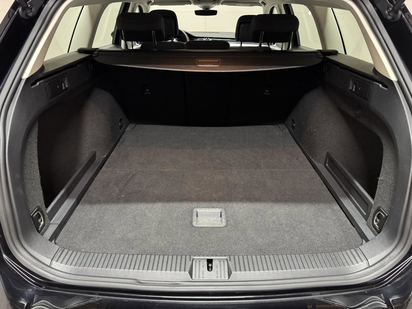 Volkswagen Passat Variant 1.4 TSI Highline CarPlay Camera Navi Cruise