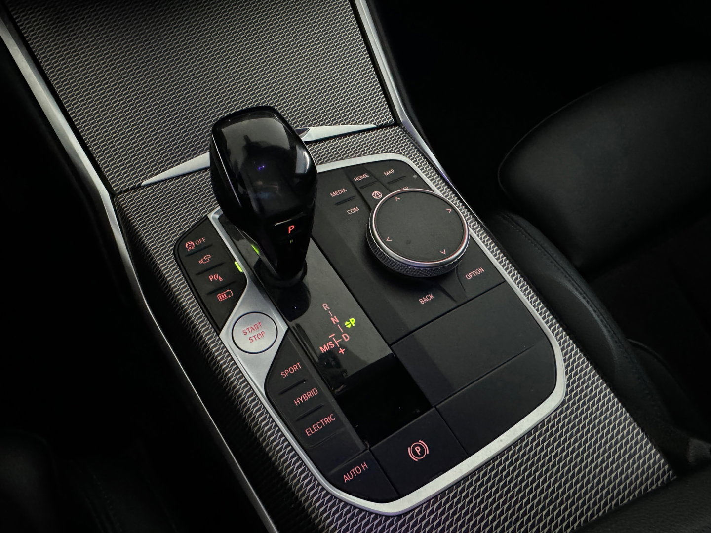 BMW 3 Serie Touring 330e xDrive High Ex M Sport Laser|Trekhaak