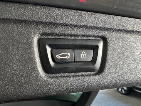 BMW 3 Serie Touring 330e xDrive High Ex M Sport Laser|Trekhaak