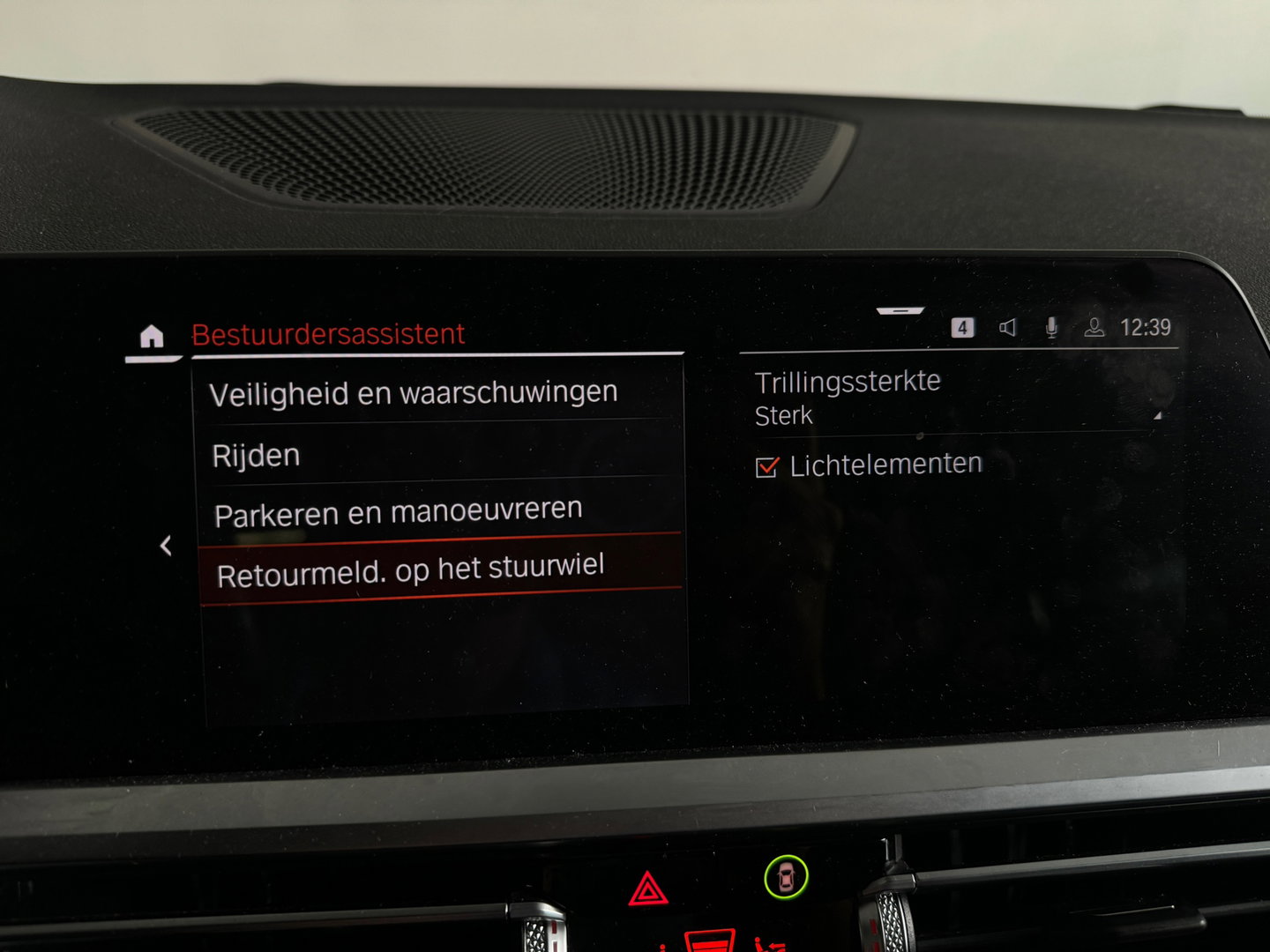 BMW 3 Serie Touring 330e xDrive High Ex M Sport Laser|Trekhaak