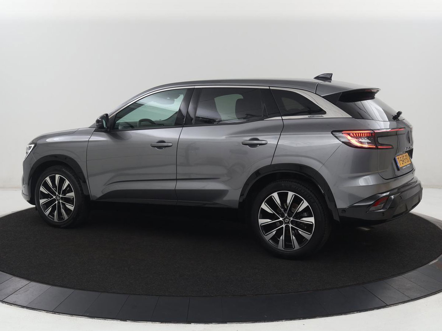 Renault Austral 1.2 mild hybrid advanced 130 techno | Stoelverwarming | Navigatie | Cruise control | Camera | Bluetooth | Carplay | Sfeerverlichting | Climate control | Keyless | Virtual cockpit | Full LED
