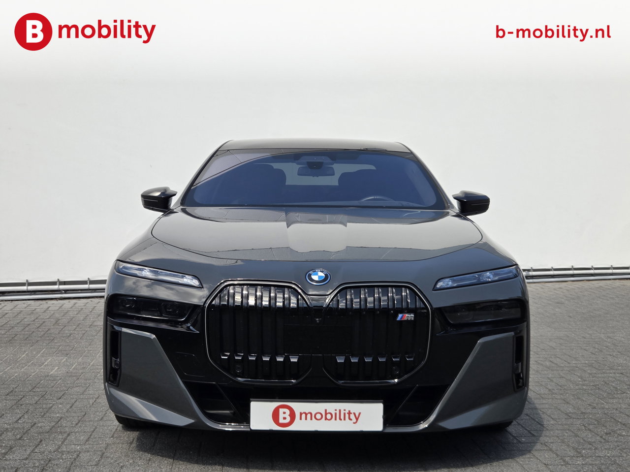 BMW i7