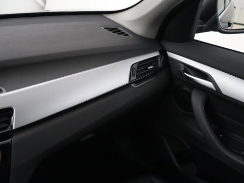 BMW X1 xDrive25e | Panaramadak | Camera | Cruise control | Climate control | Buetooth | Navigatie | DAB+