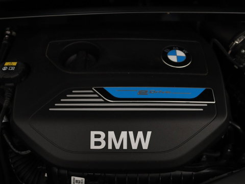 BMW X1 xDrive25e | Panaramadak | Camera | Cruise control | Climate control | Buetooth | Navigatie | DAB+