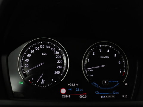 BMW X1 xDrive25e | Panaramadak | Camera | Cruise control | Climate control | Buetooth | Navigatie | DAB+