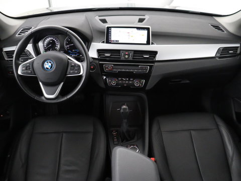 BMW X1 xDrive25e | Panaramadak | Camera | Cruise control | Climate control | Buetooth | Navigatie | DAB+