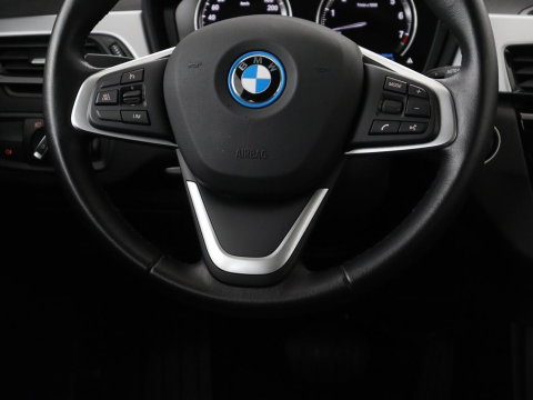 BMW X1 xDrive25e | Panaramadak | Camera | Cruise control | Climate control | Buetooth | Navigatie | DAB+