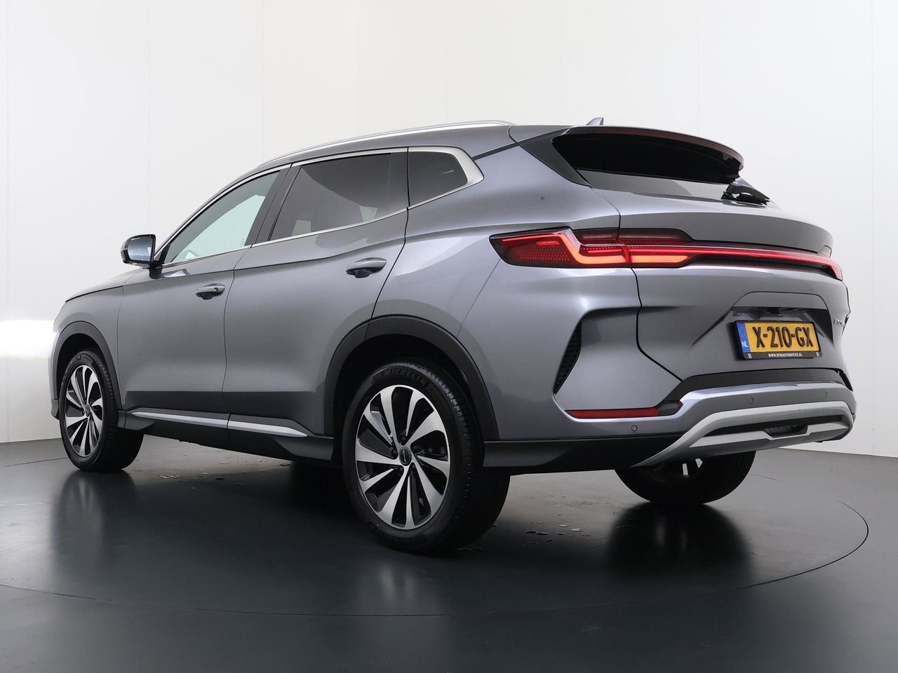 BYD SEAL U