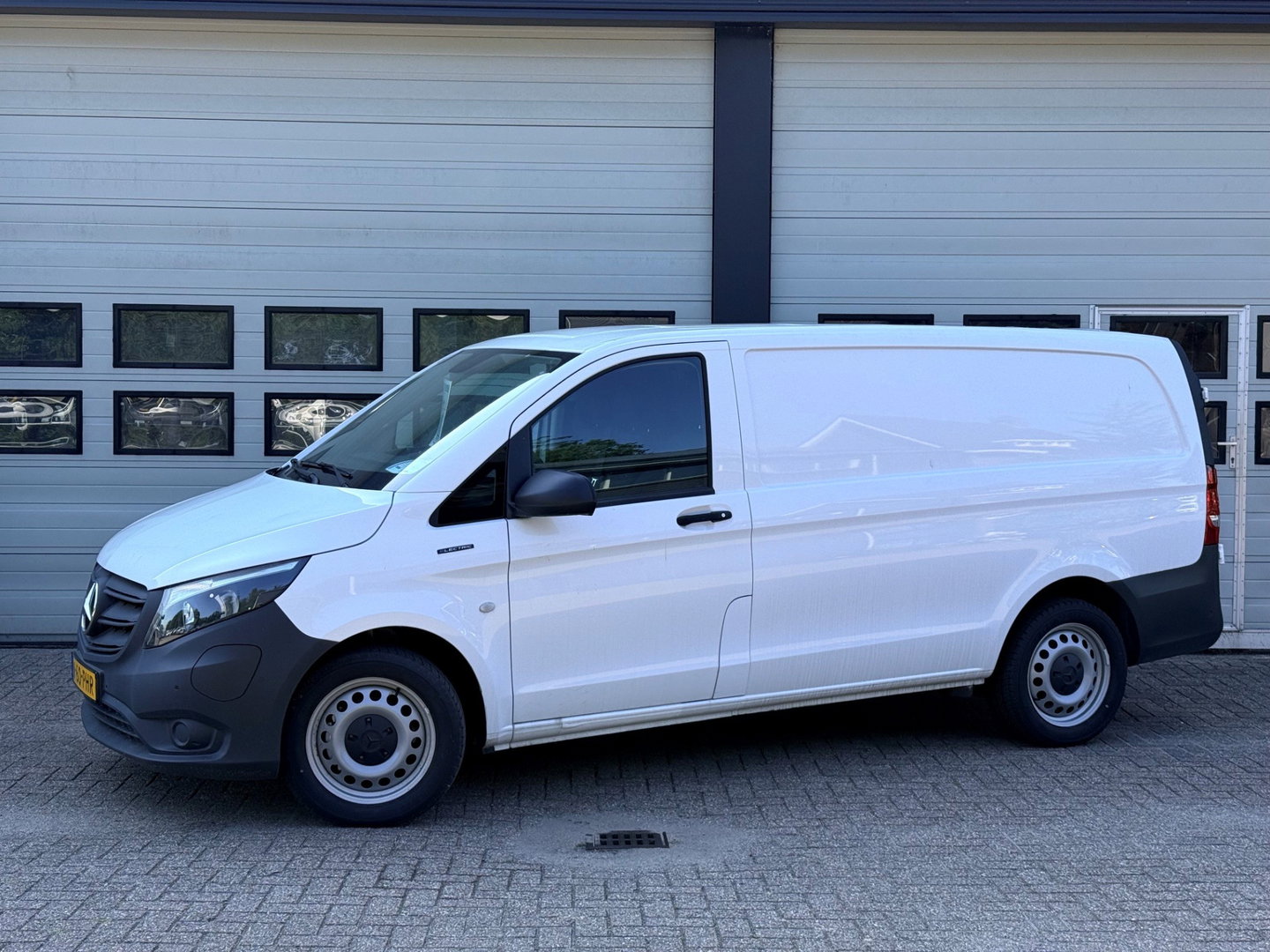 Mercedes-Benz eVito 66 kWh SoH 98 % 261 km WLTP actieradius - L2 Lang - Apple Carplay - Betimmerd
