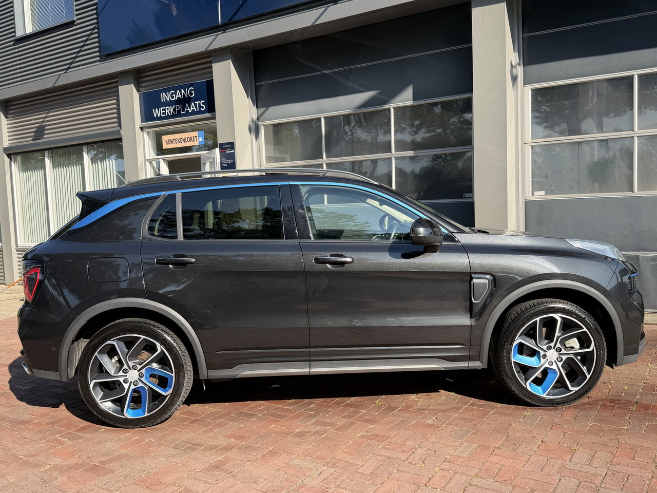 Lynk & Co 01