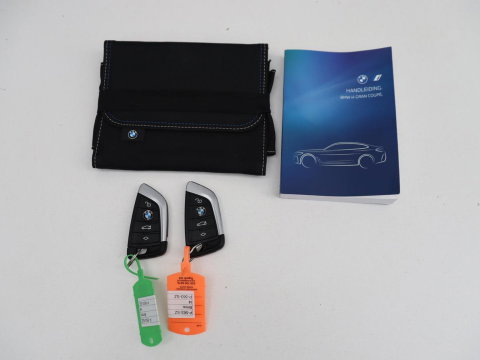 BMW i4 eDrive40 84 kWh | SOH 93,8% | Camera | Adaptive cruise | Climate control | Navigatie | DAB+ | Bluetooth | Stoelverwarming | Carplay