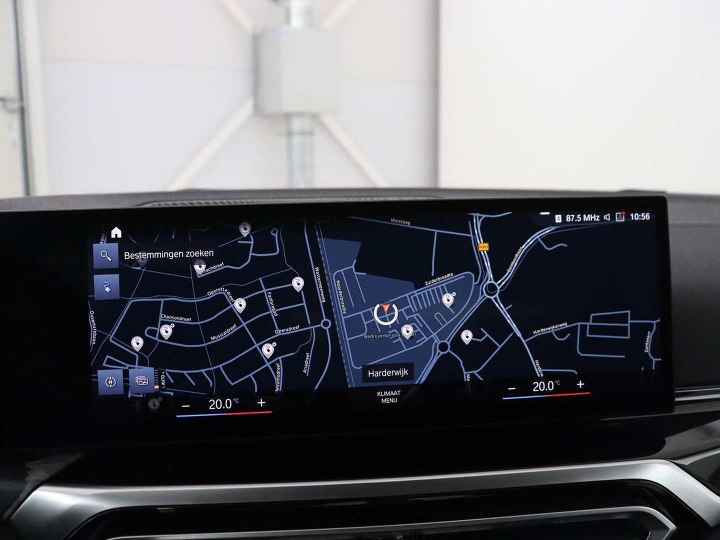 BMW i4 eDrive40 84 kWh | SOH 93,8% | Camera | Adaptive cruise | Climate control | Navigatie | DAB+ | Bluetooth | Stoelverwarming | Carplay