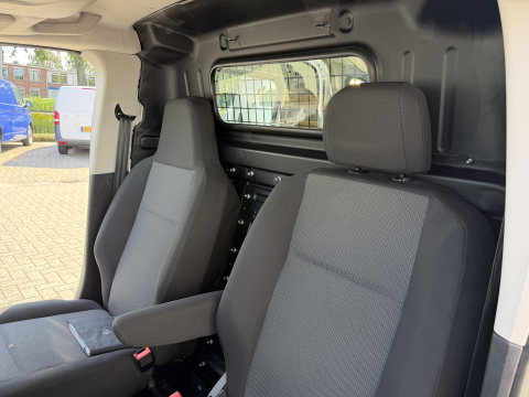 Peugeot Partner 1.2 PureTech Premium / vaste prijs rijklaar € 11.750 ex btw / lease vanaf € 198 / airco / cruise control / pdc achter / navigatie / raam in de schuifdeur / euro 6 !