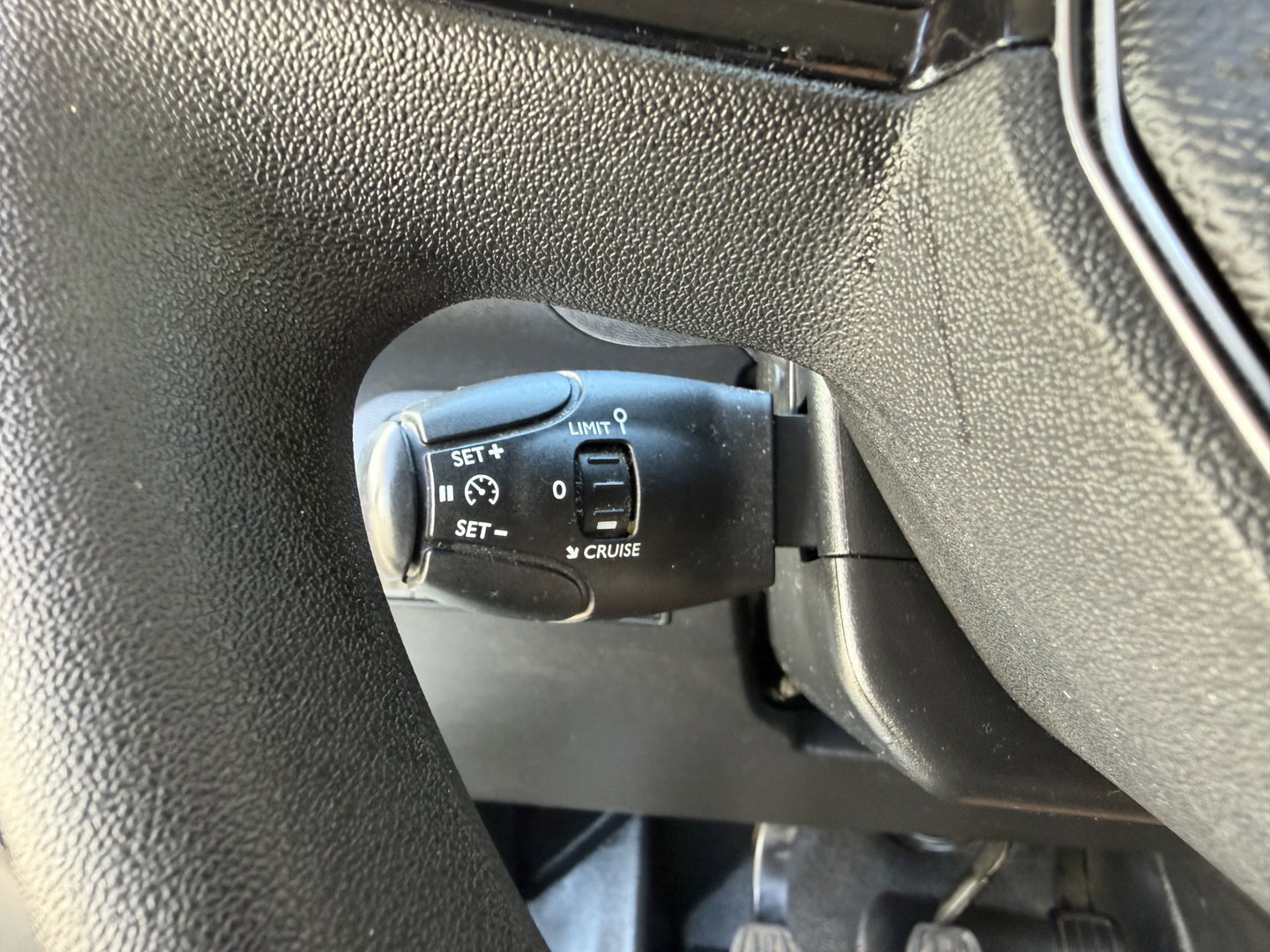 Peugeot Partner 1.2 PureTech Premium / vaste prijs rijklaar € 11.750 ex btw / lease vanaf € 198 / airco / cruise control / pdc achter / navigatie / raam in de schuifdeur / euro 6 !