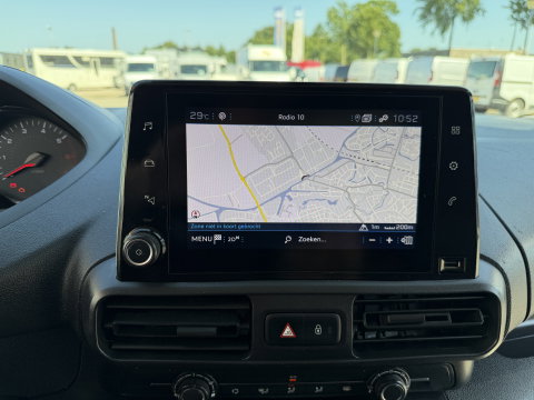 Peugeot Partner 1.2 PureTech Premium / vaste prijs rijklaar € 11.750 ex btw / lease vanaf € 198 / airco / cruise control / pdc achter / navigatie / raam in de schuifdeur / euro 6 !